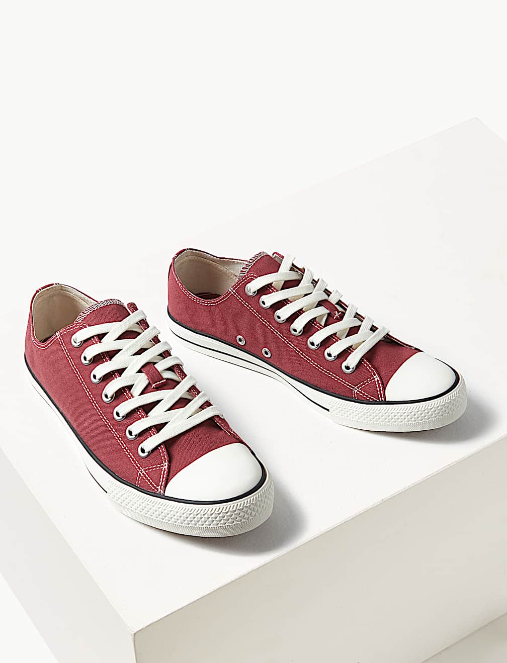 Canvas Lace-up Pumps