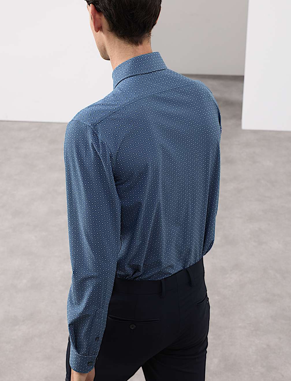 Tailored Fit Stretch Performance Printed Shirt