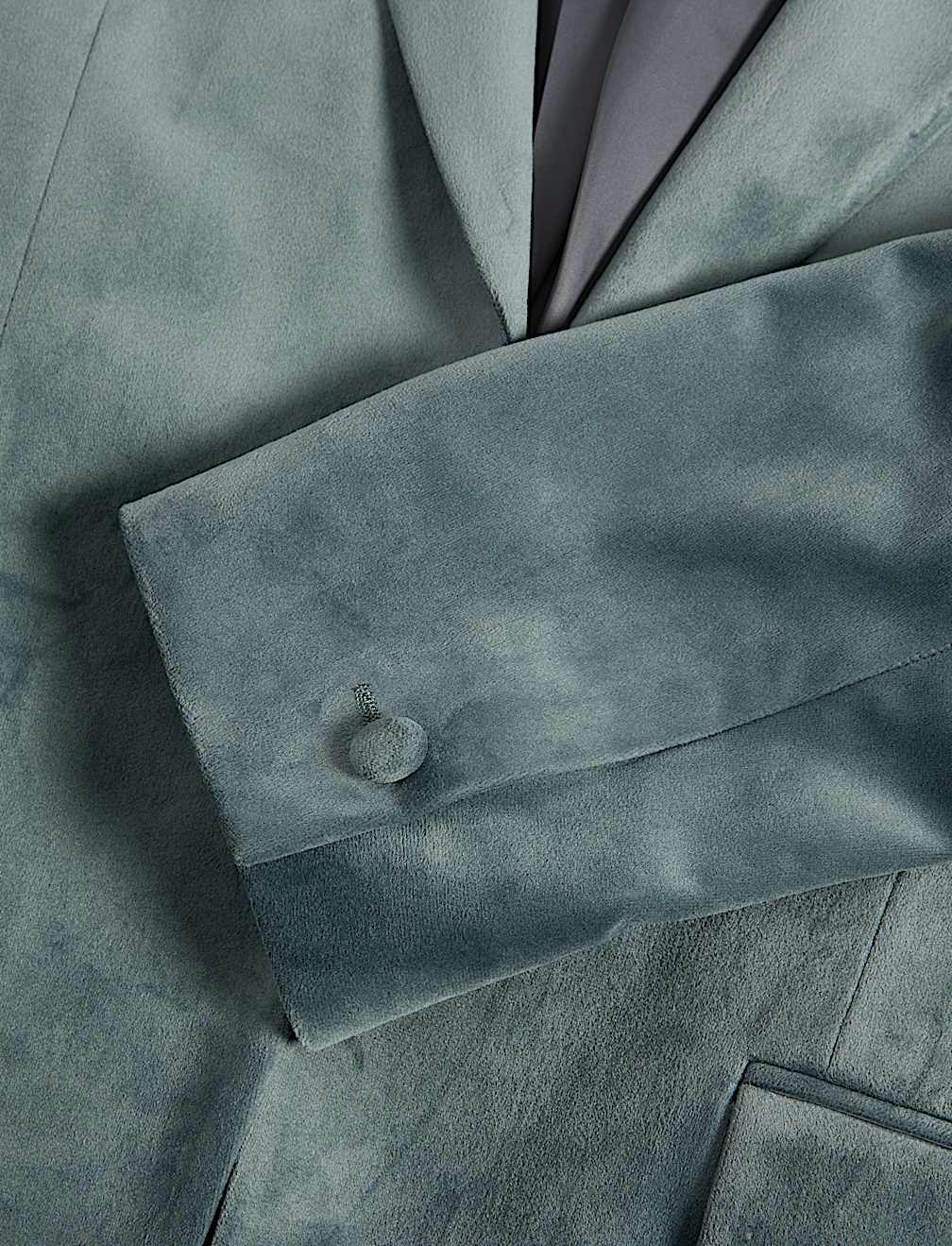 Tailored Fit Velvet Blazer