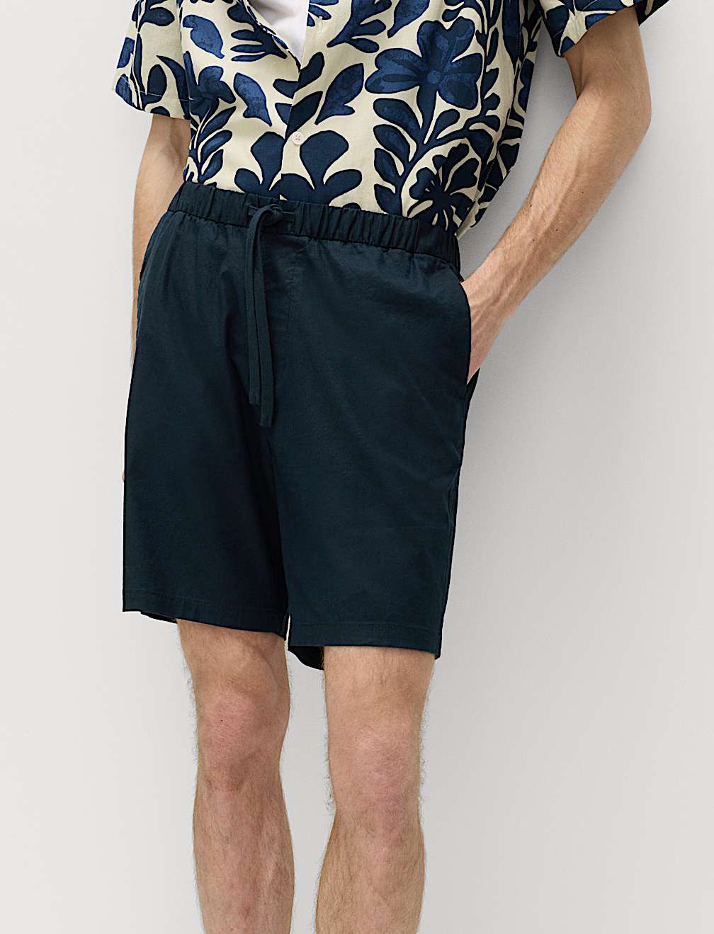 Cotton Linen Blend Stretch Shorts