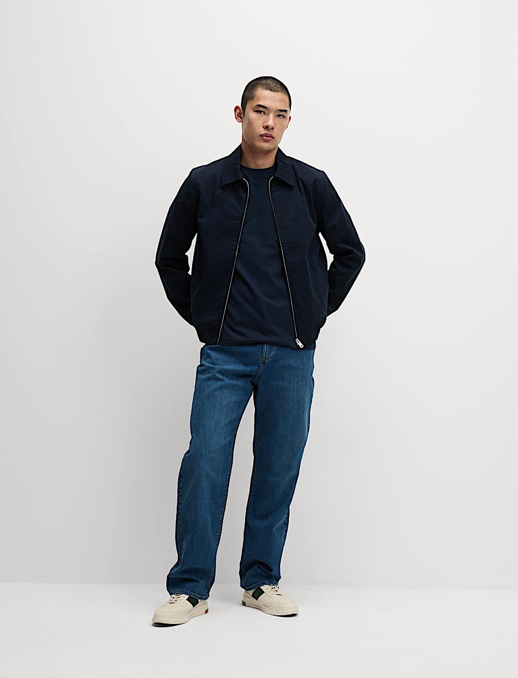 Loose Fit Stretch Jeans