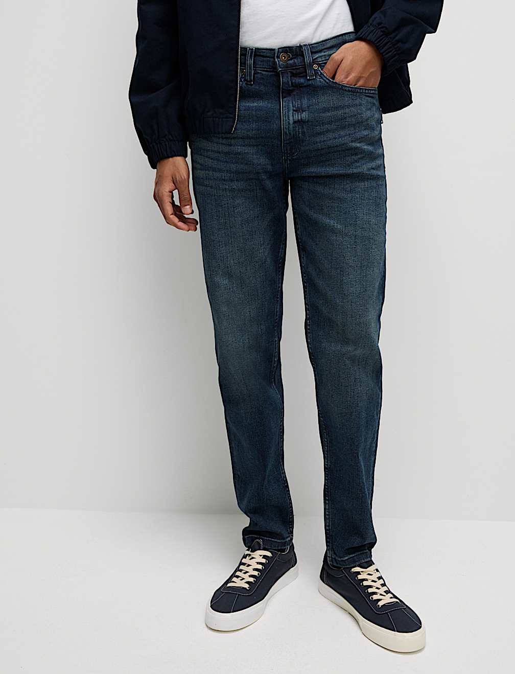 Tapered Fit Vintage Wash Stretch Jean