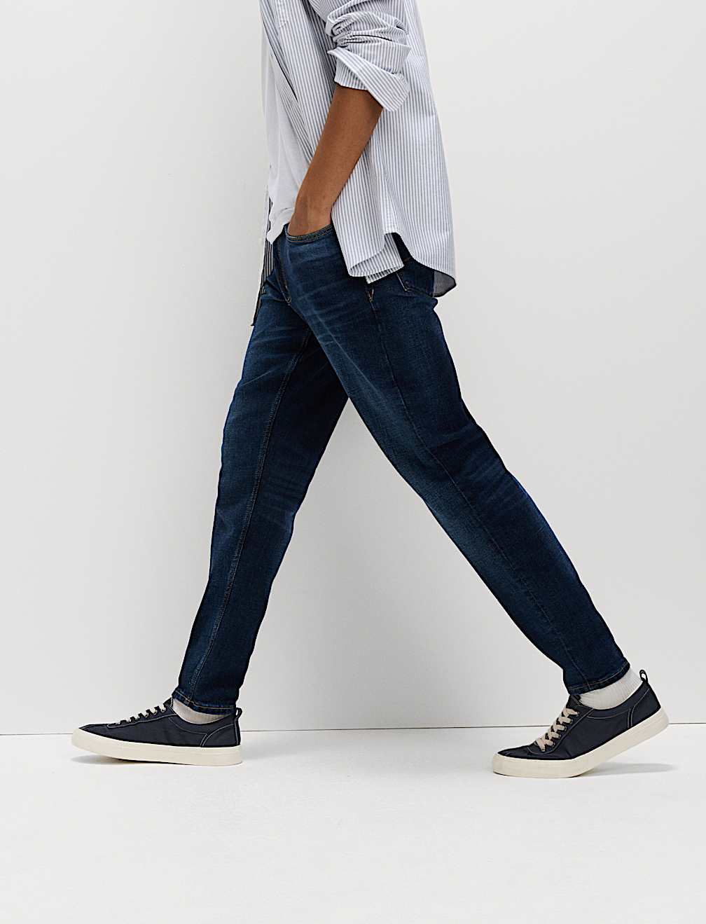 Tapered Fit Stretch Jeans