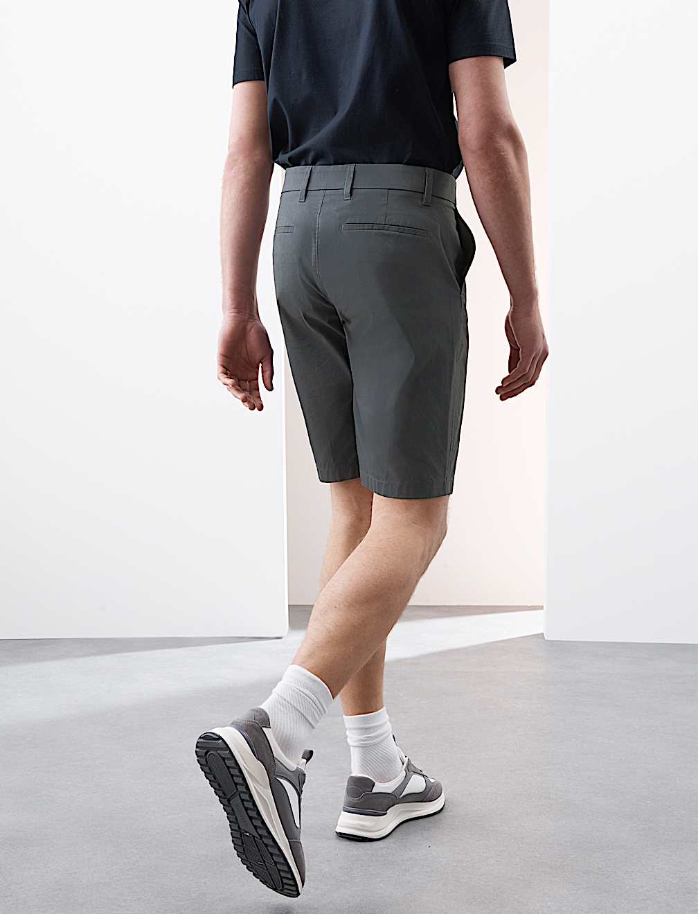 Regular Fit Super Lightweight Chino Shorts