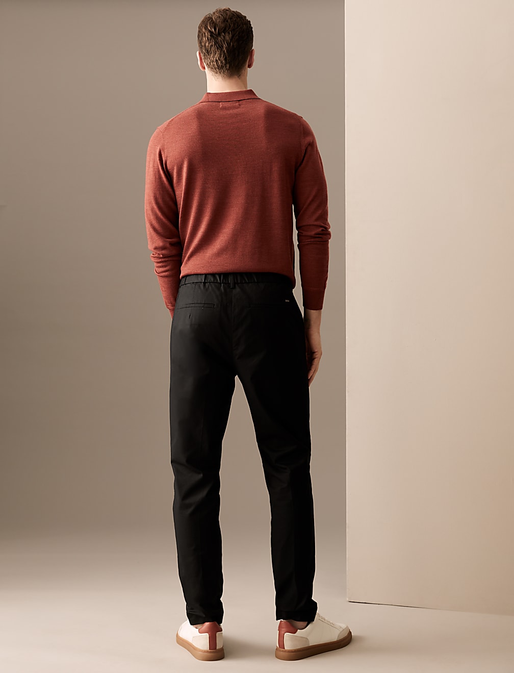 Tapered Fit Pleat Front Stretch Chinos