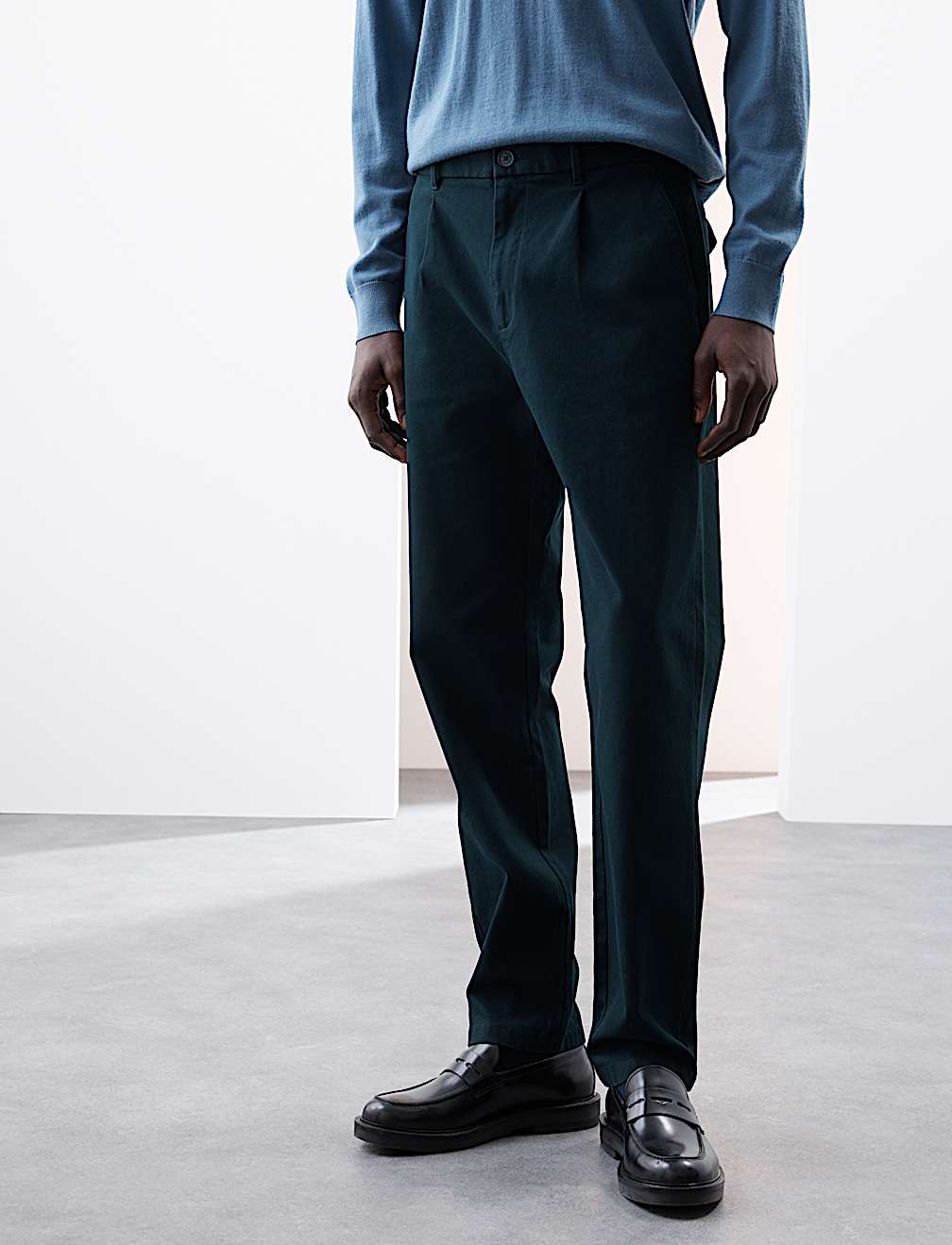 Regular Fit Textured Dobby Pleat Front Chinos