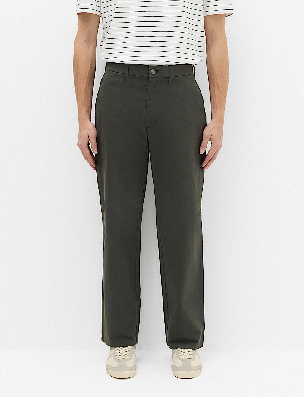 Loose Fit Stretch Chinos