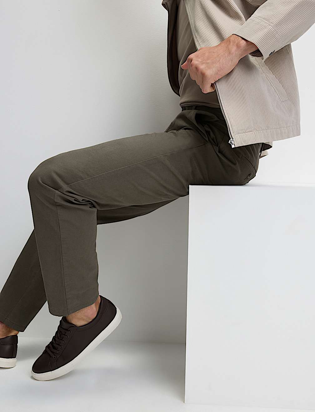 Regular Fit Stretch Chinos