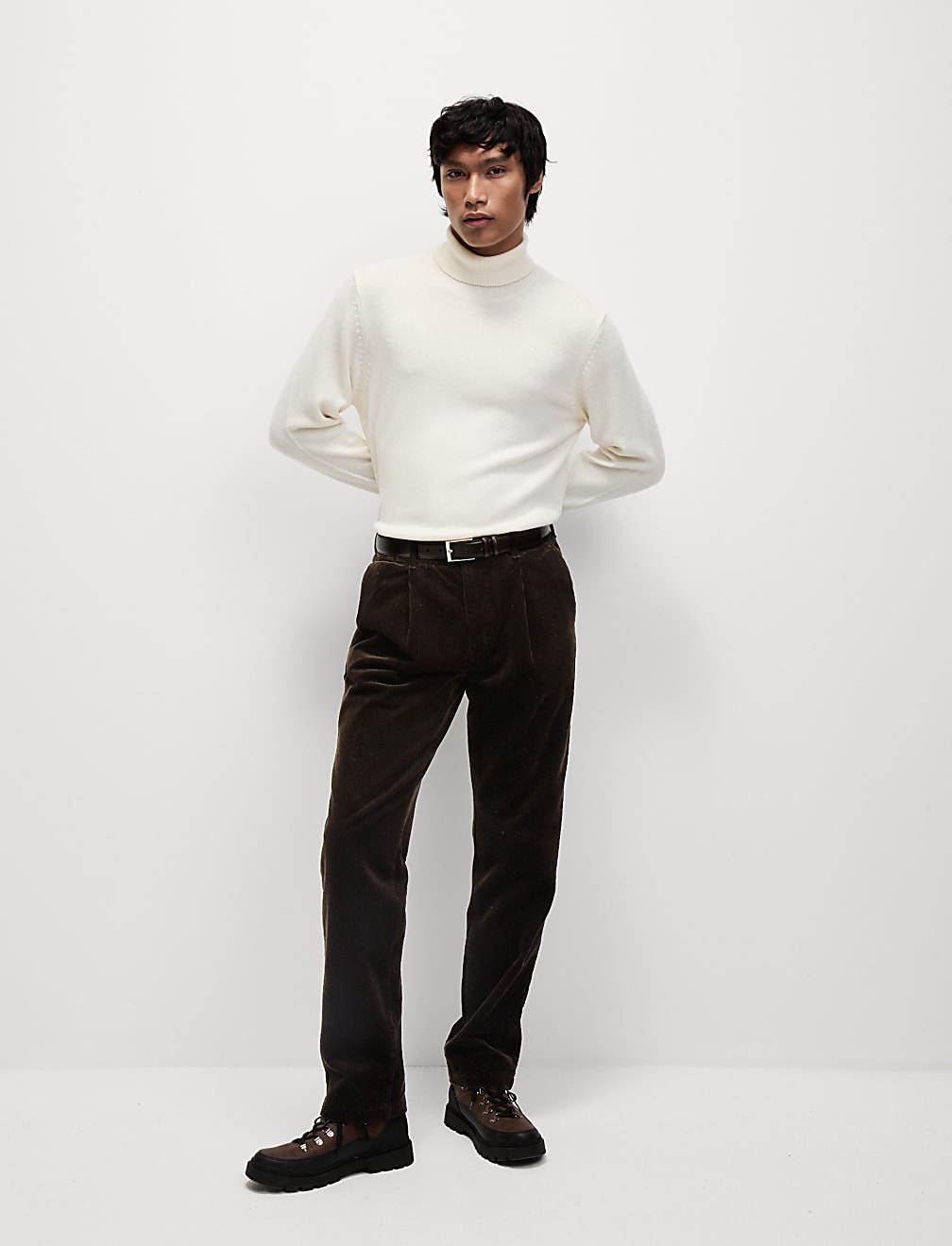 Regular Fit Luxury Single Pleat Corduroy Chinos