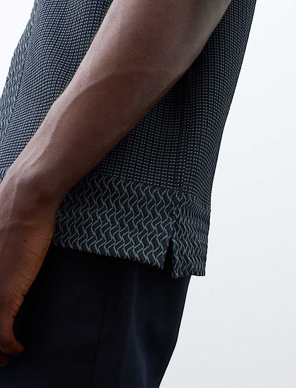 Geometric Jacquard Short Sleeve Shirt