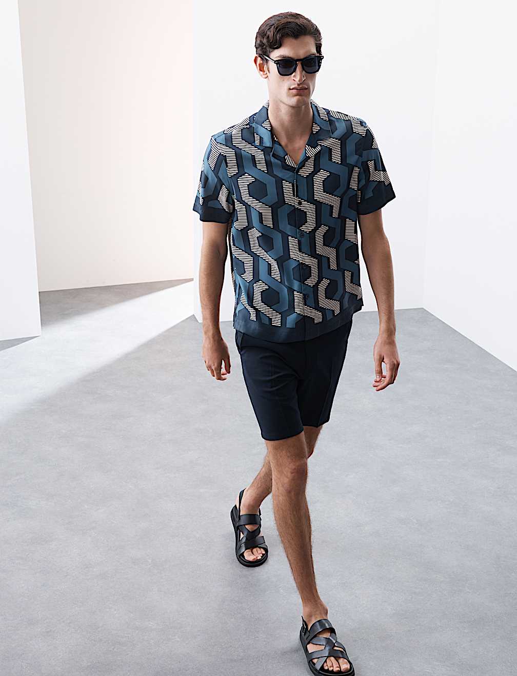 Regular Fit Geometric Print Short Sleeve Shirt
