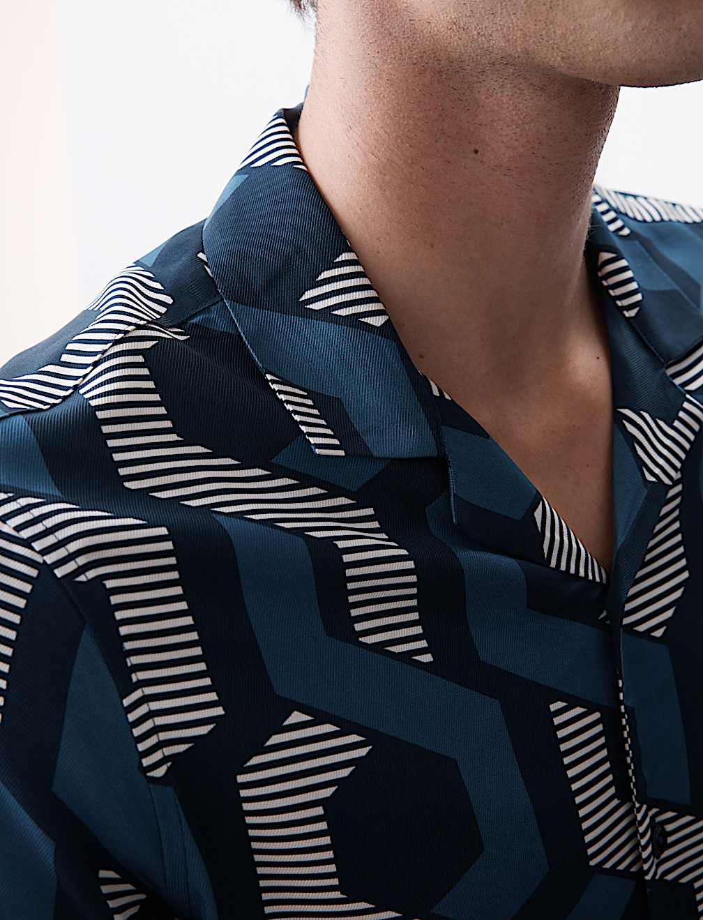 Regular Fit Geometric Print Short Sleeve Shirt