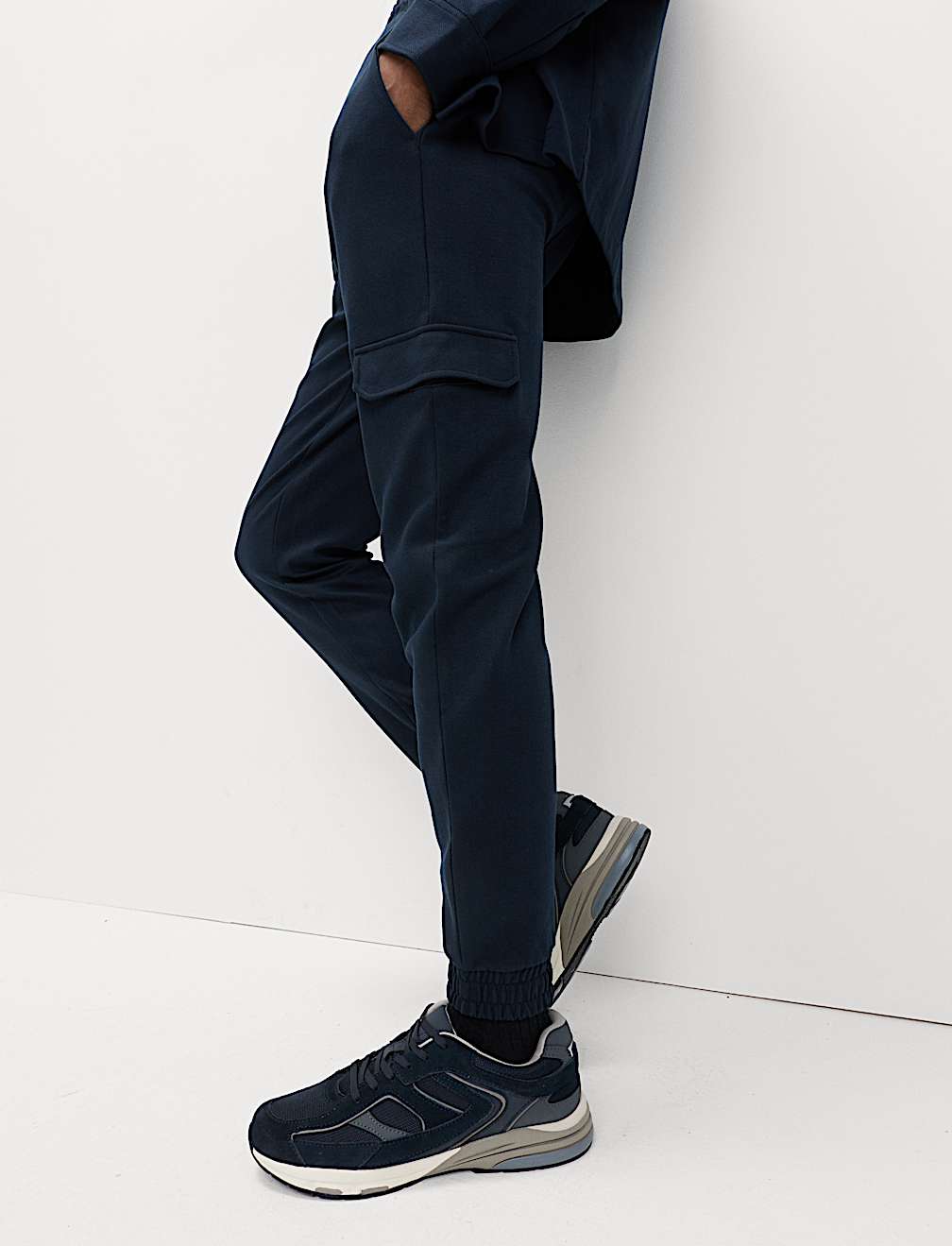 Regular Fit Herringbone Cargo Joggers