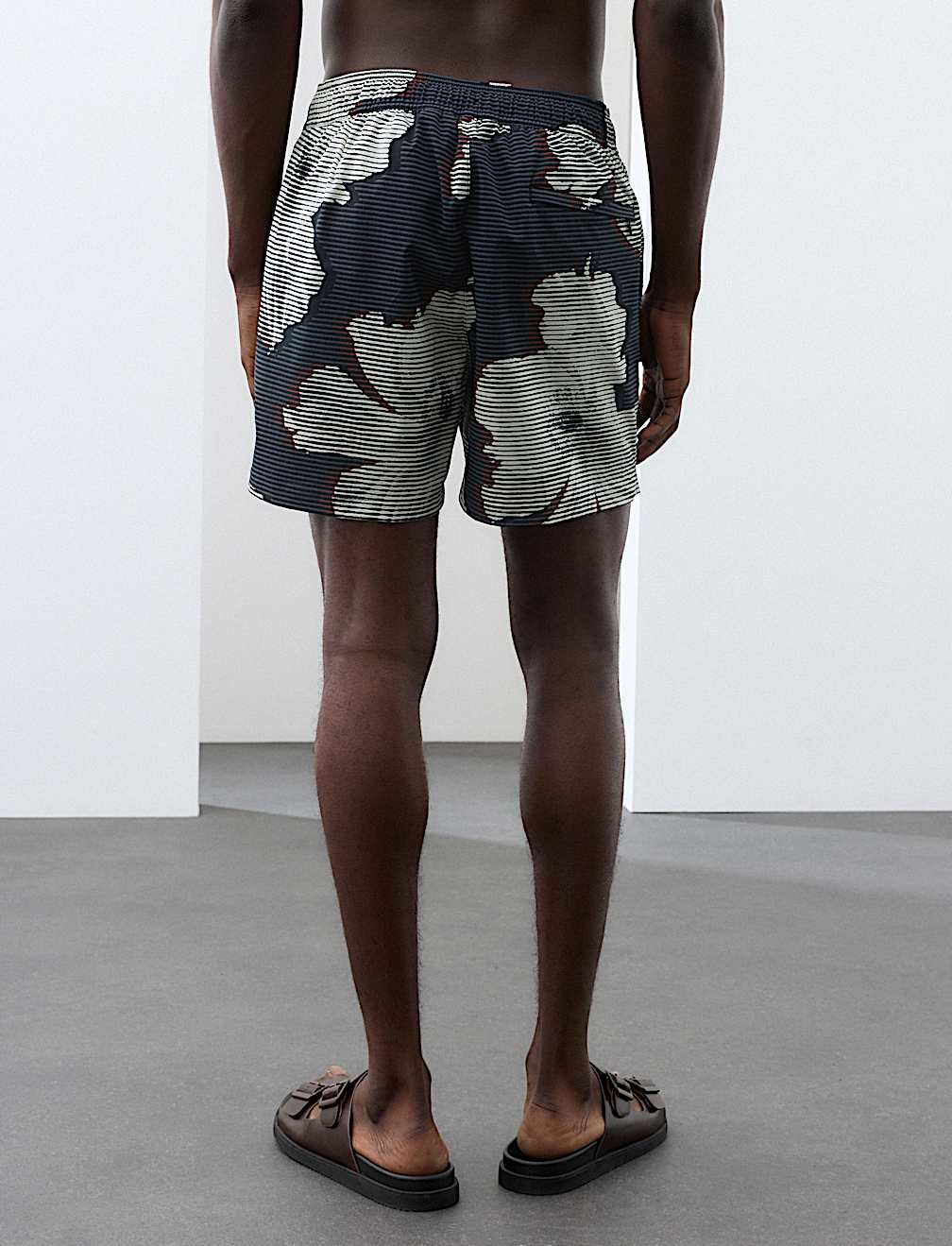 Pocketed Linear Floral Print Swim Shorts