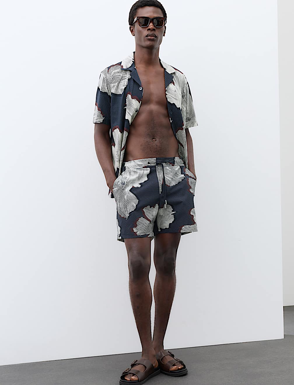 Pocketed Linear Floral Print Swim Shorts