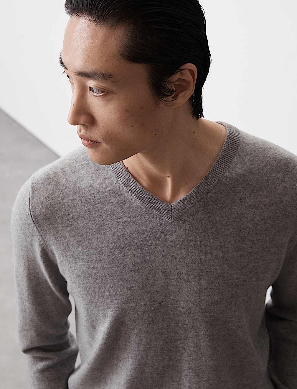 Pure Cashmere V-Neck Jumper