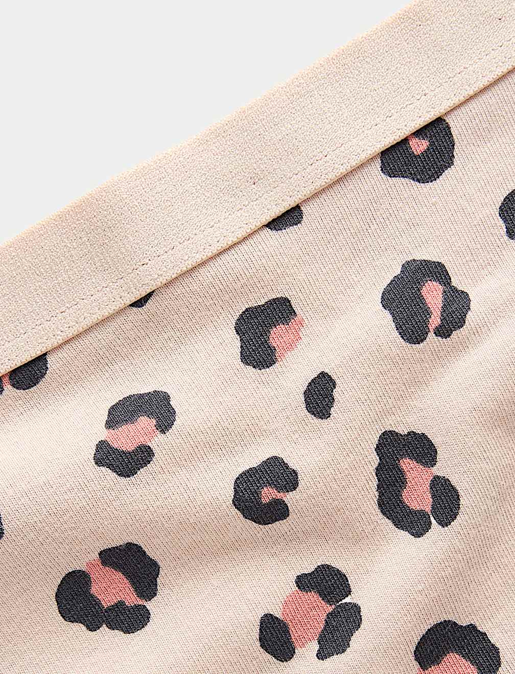 7P AOP LEOPARD SHORTS