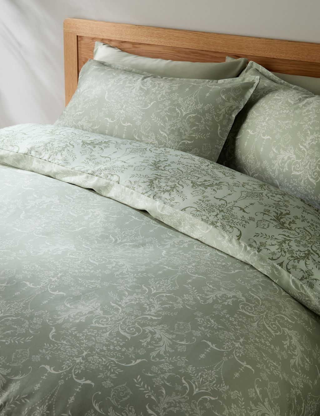 M&S Aida-Alouette Damask Sateen Bedding Set - King Size (5 ft) - Green Mix, Green Mix