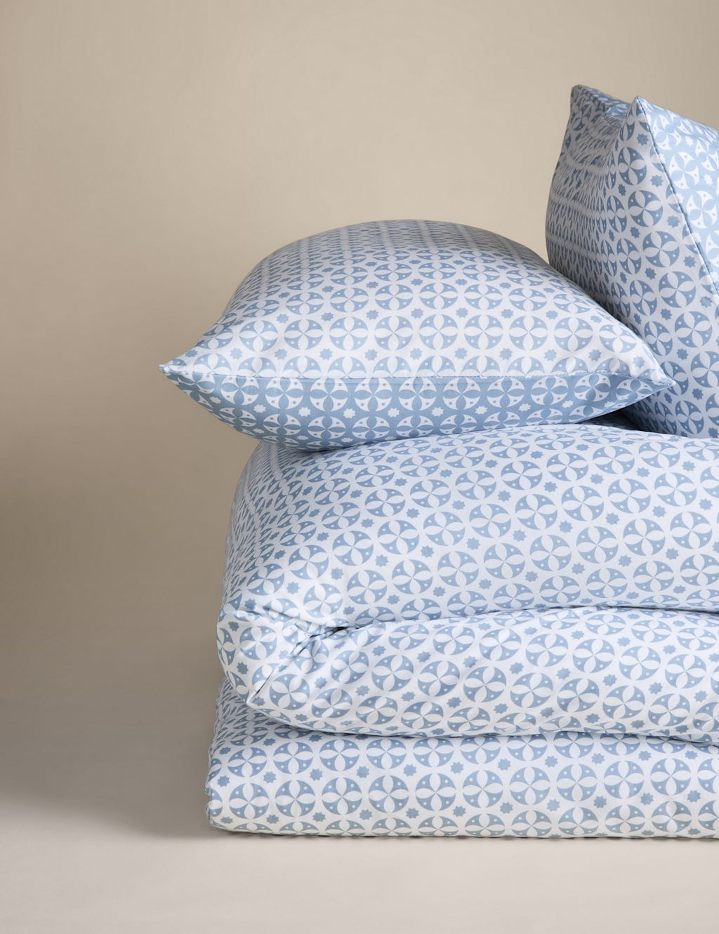 M&S Cotton Blend Circle Star Bedding Set - Double (4 ft 6) - Blue Mix, Blue Mix