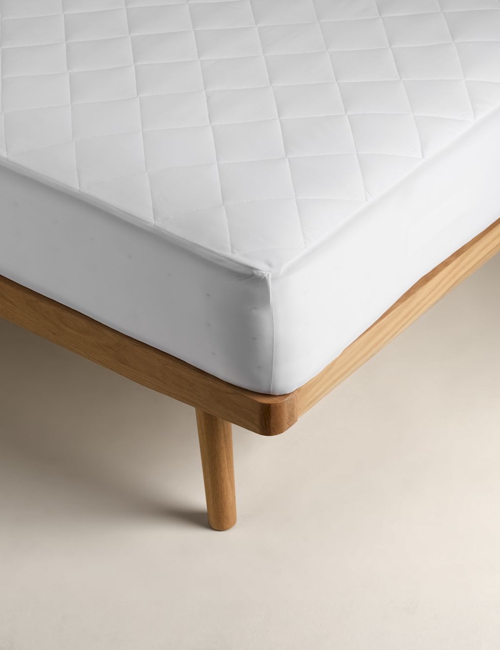 M&S Advanced Allergy Protection Mattress Protector - Single (3 ft) - White, White