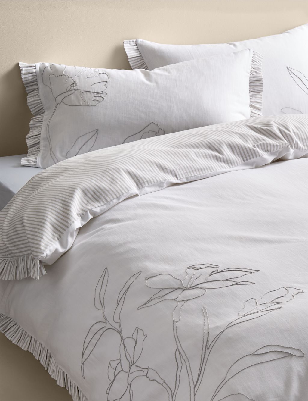 M&S Pure Cotton Floral Embroidered Bedding Set - Super King Size (6 ft) - White Mix, White Mix