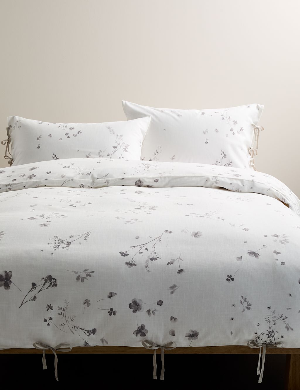 M&S Pure Cotton Pressed Floral Bedding Set - Double (4 ft 6) - Grey Mix, Grey Mix