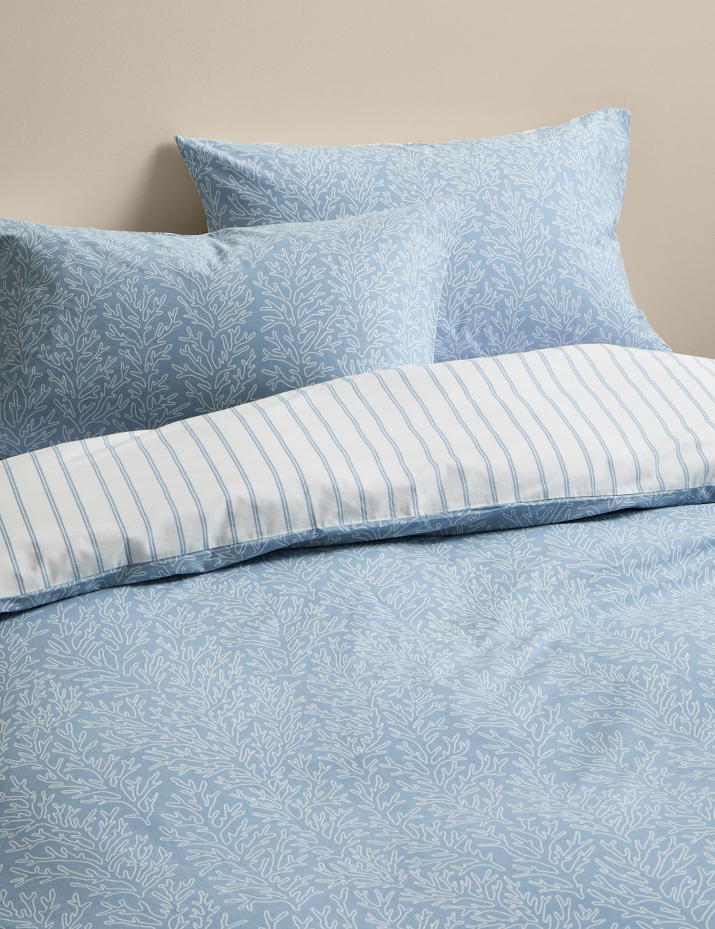 M&S Cotton Rich Coral Printed Bedding Set - Double (4 ft 6) - Blue Mix, Blue Mix