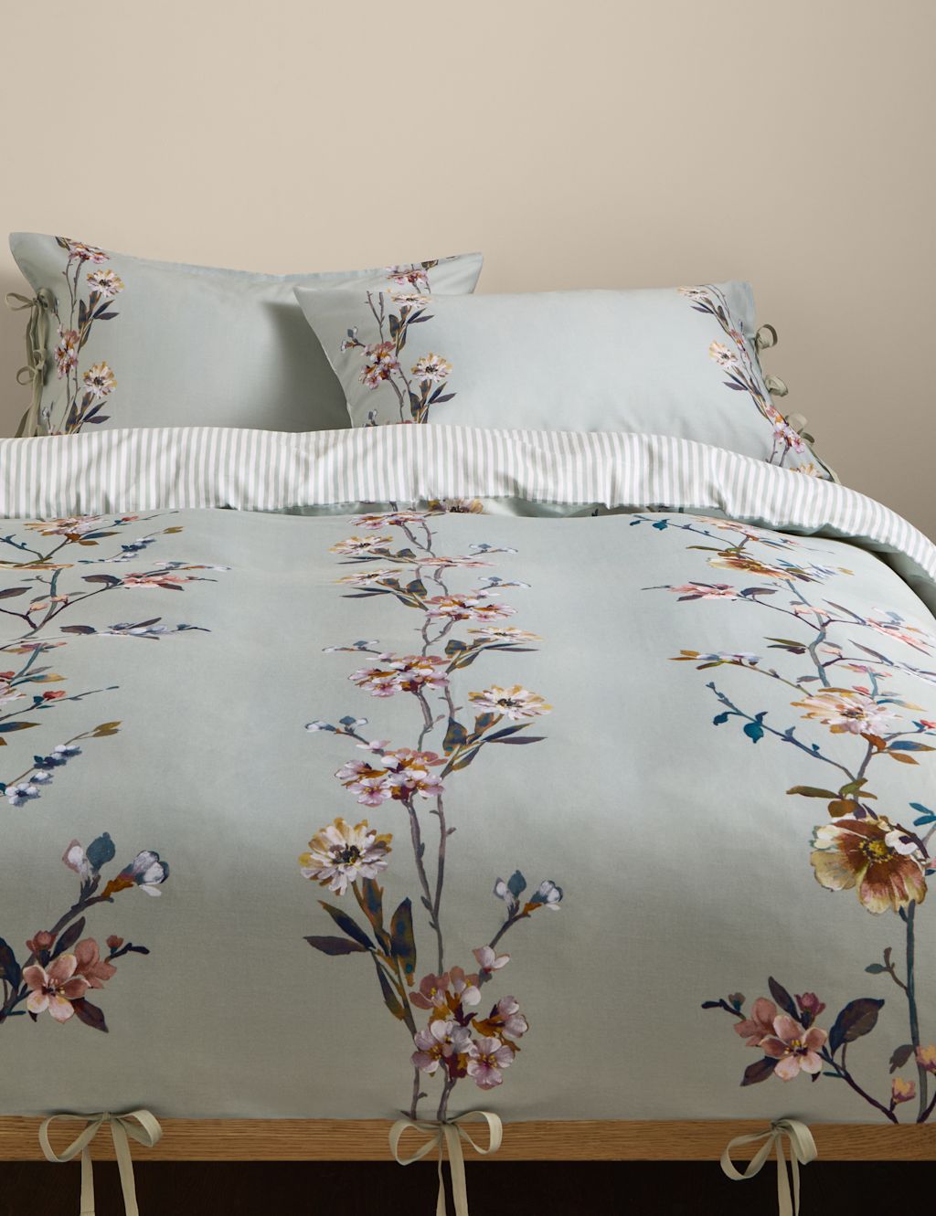 M&S Pure Cotton Trailing Blooms Bedding Set - Super King Size (6 ft) - Sage Mix, Sage Mix