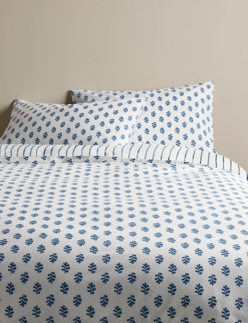 M&S Cotton Blend Mini Leaf Bedding Set - Double (4 ft 6) - Slate Blue, Slate Blue