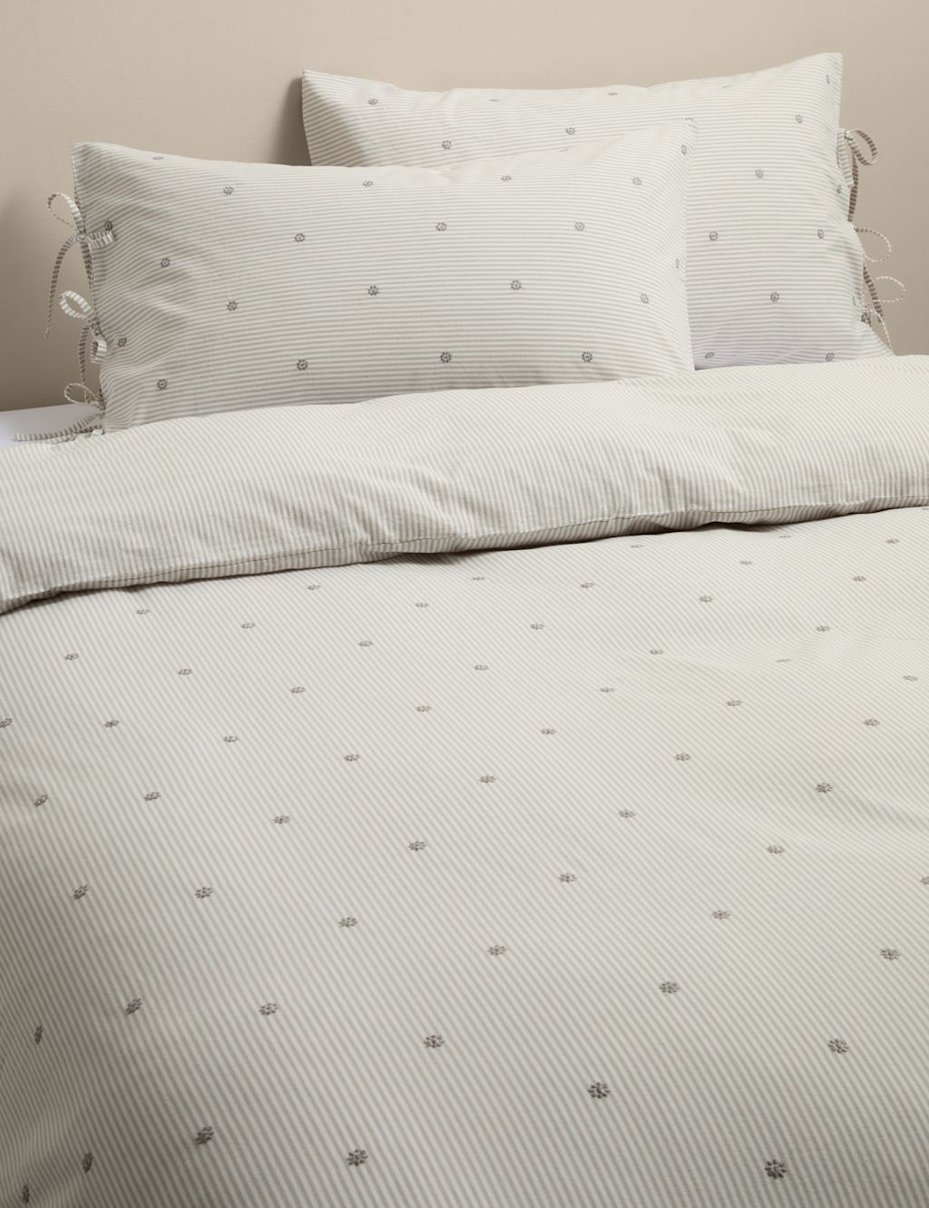 M&S Pure Cotton Striped Embroidered Bedding Set - Super King Size (6 ft) - Marble, Marble