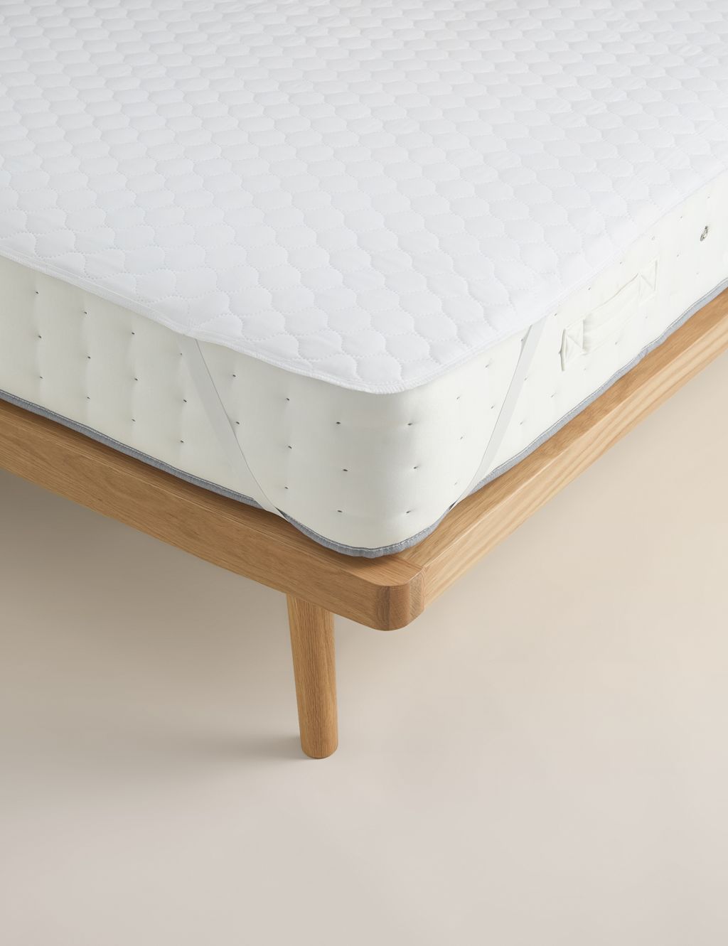 M&S Microfibre Mattress Protector - Double (4 ft 6) - White, White
