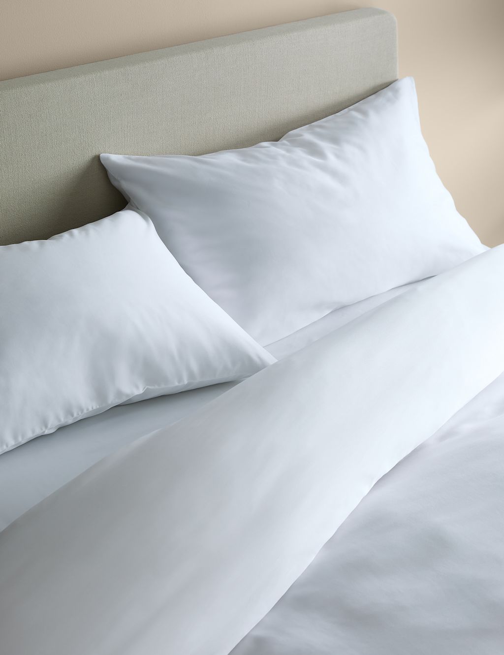 M&S The Ultimate Soft & Silky Bedding Set - Super King Size (6 ft) - White, White
