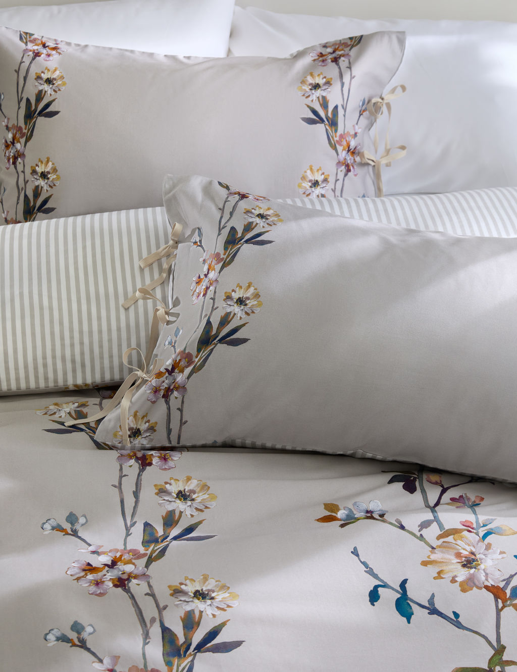 M&S Pure Cotton Sateen Solene Painted Blooms Bedding Set - Super King Size (6 ft) - Light Grey Mix, Light Grey Mix