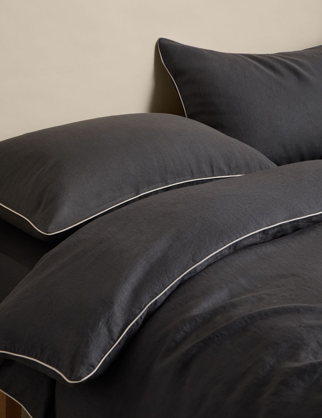 M&S Pure Linen 190gsm Bedding Set - Super King Size (6 ft) - Charcoal, Charcoal