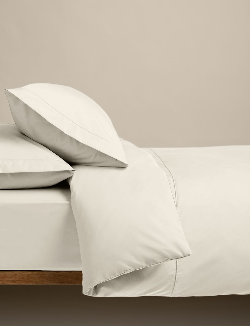 M&S Egyptian Cotton 230 Thread Count Crisp Bedding Set - Super King Size (6 ft) - Cream, Cream