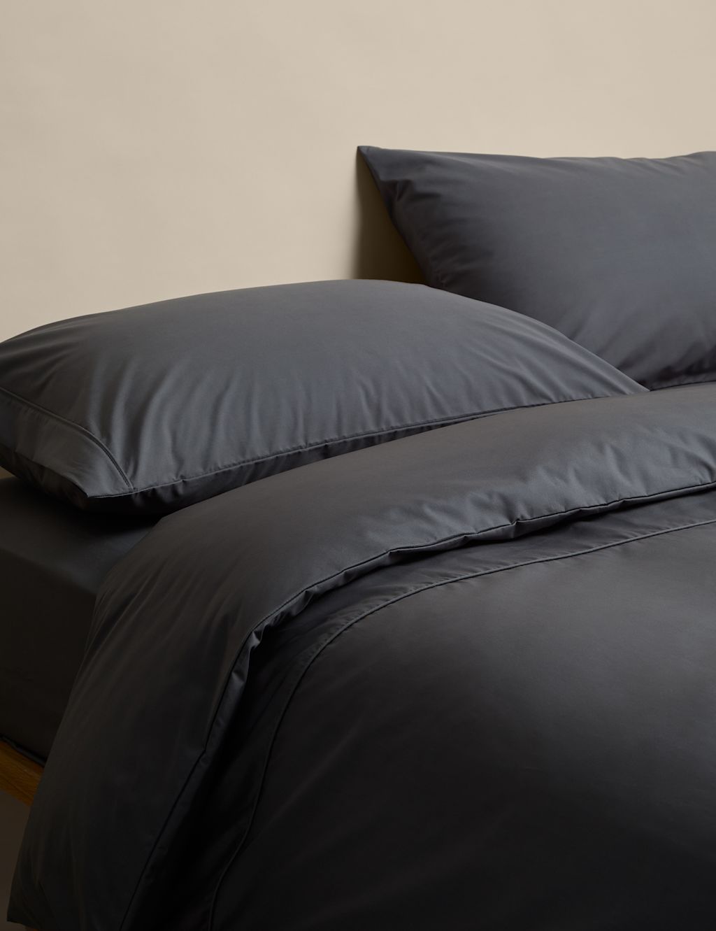 M&S Egyptian Cotton 230 Thread Count Crisp Bedding Set - Double (4 ft 6) - Charcoal, Charcoal