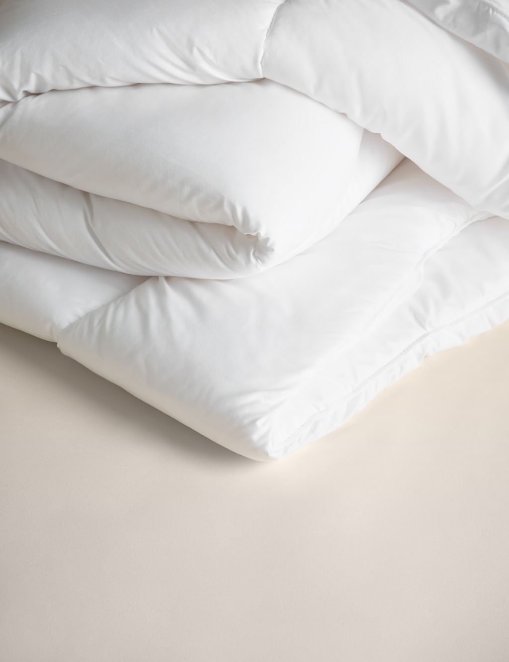 Body Sensor Body Temperature Control 10.5 Tog Duvet - King Size (5 ft) - White, White