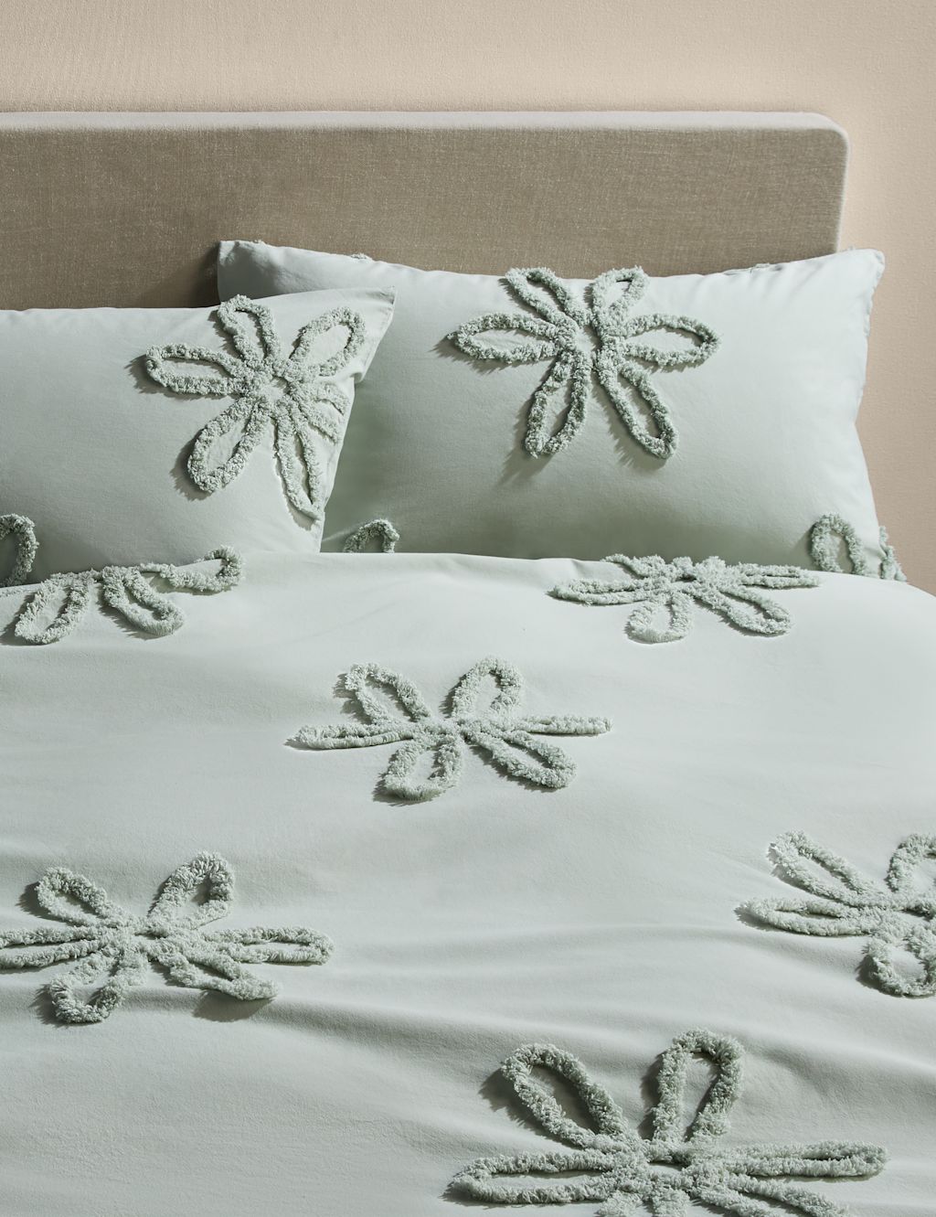 M&S Pure Cotton Tufted Floral Bedding Set - Super King Size (6 ft) - Green, Green