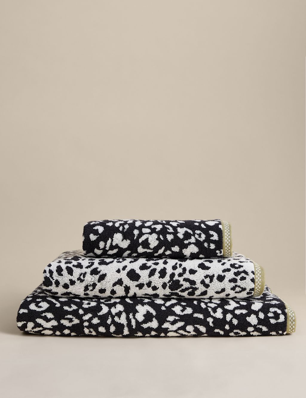 M&S Pure Cotton Leopard Print Towel - Bath Sheet - Charcoal, Charcoal