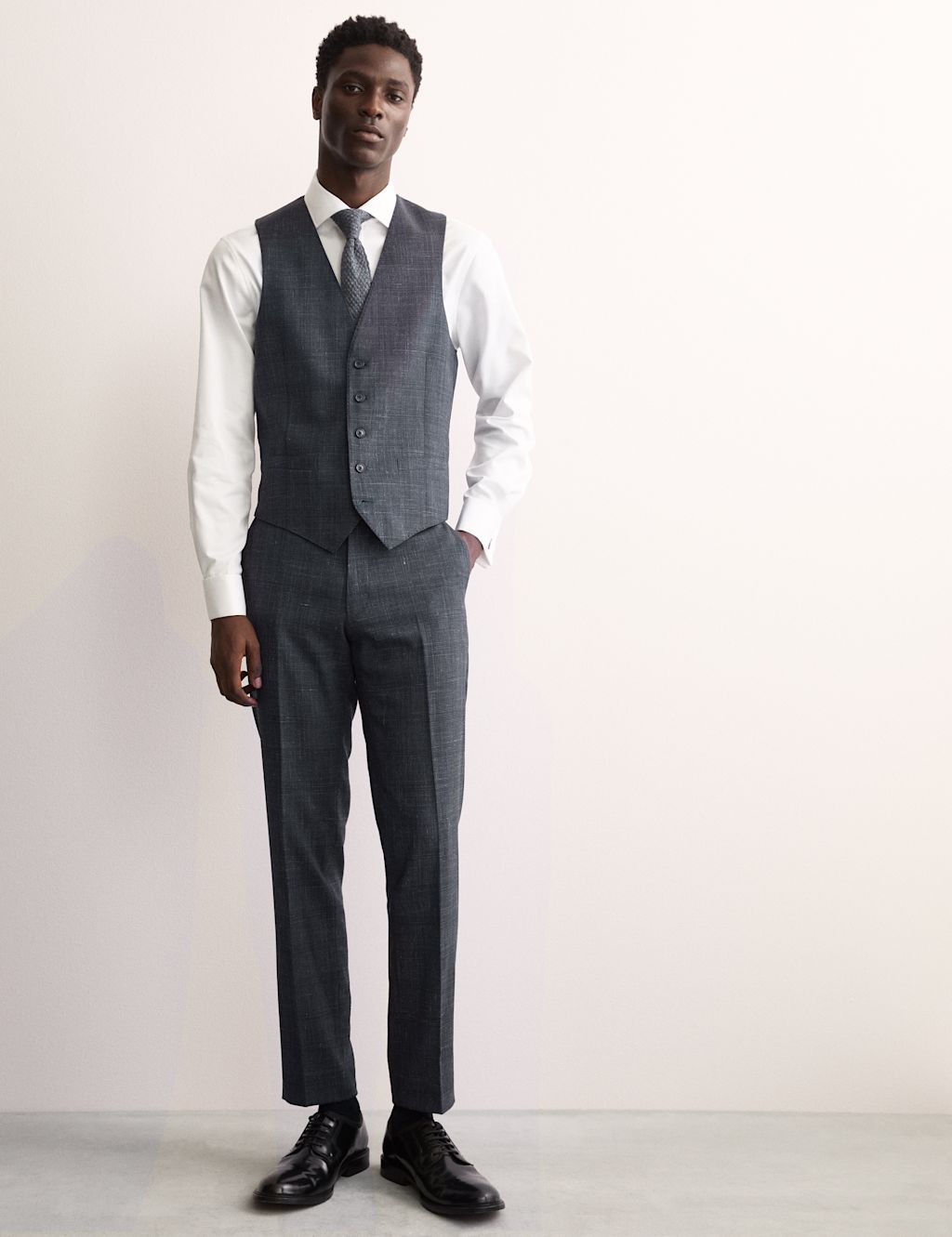 JAEGER  Italian Wool, Silk and Linen Waistcoat - 36REG - Navy, Navy