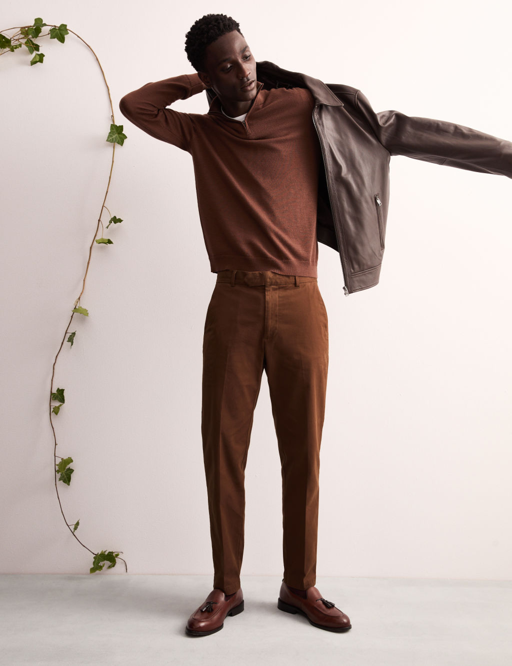 JAEGER  Tapered Fit Italian Flat Front Chinos - 44REG - Earth, Earth