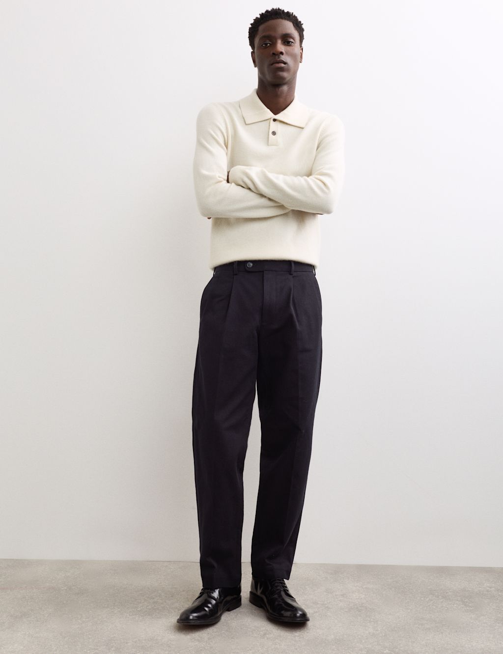 JAEGER  Pure Cotton Tapered Fit Pleated Twill Trousers - 32REG - Black, Black