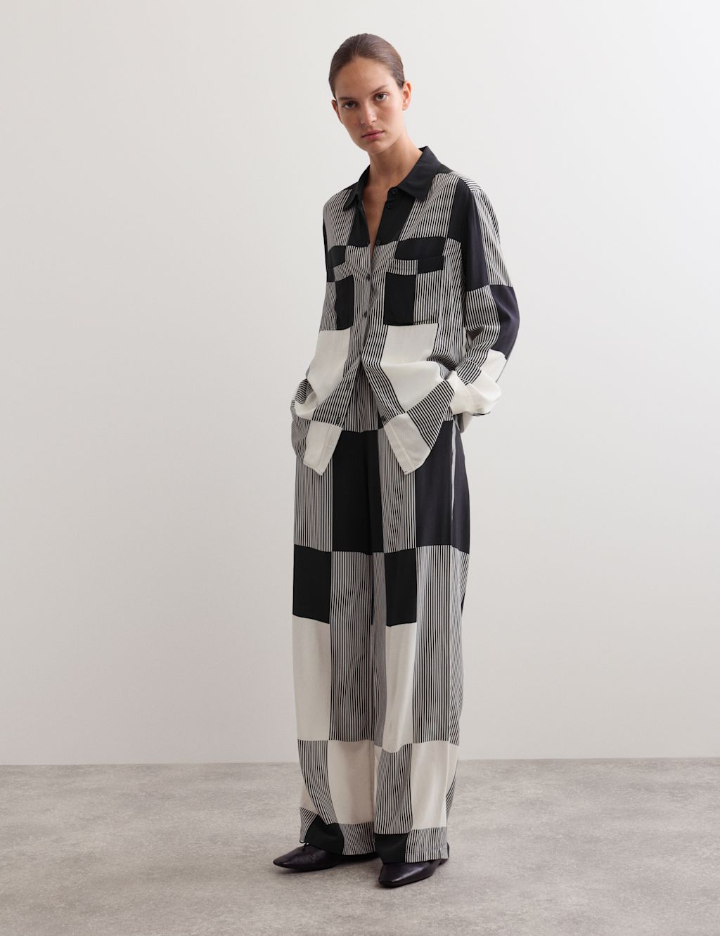 JAEGER  Geometric Drawstring Wide Leg Trousers - 12 - Black Mix, Black Mix