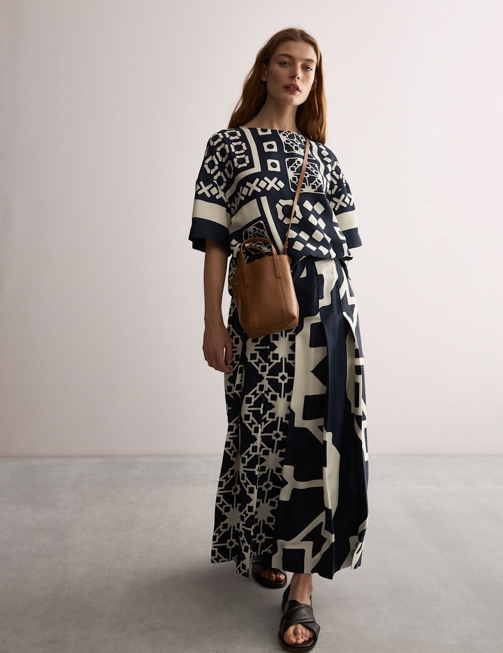 JAEGER  Twill Printed Pleated Wide Leg Culottes - 10 - Navy Mix, Navy Mix
