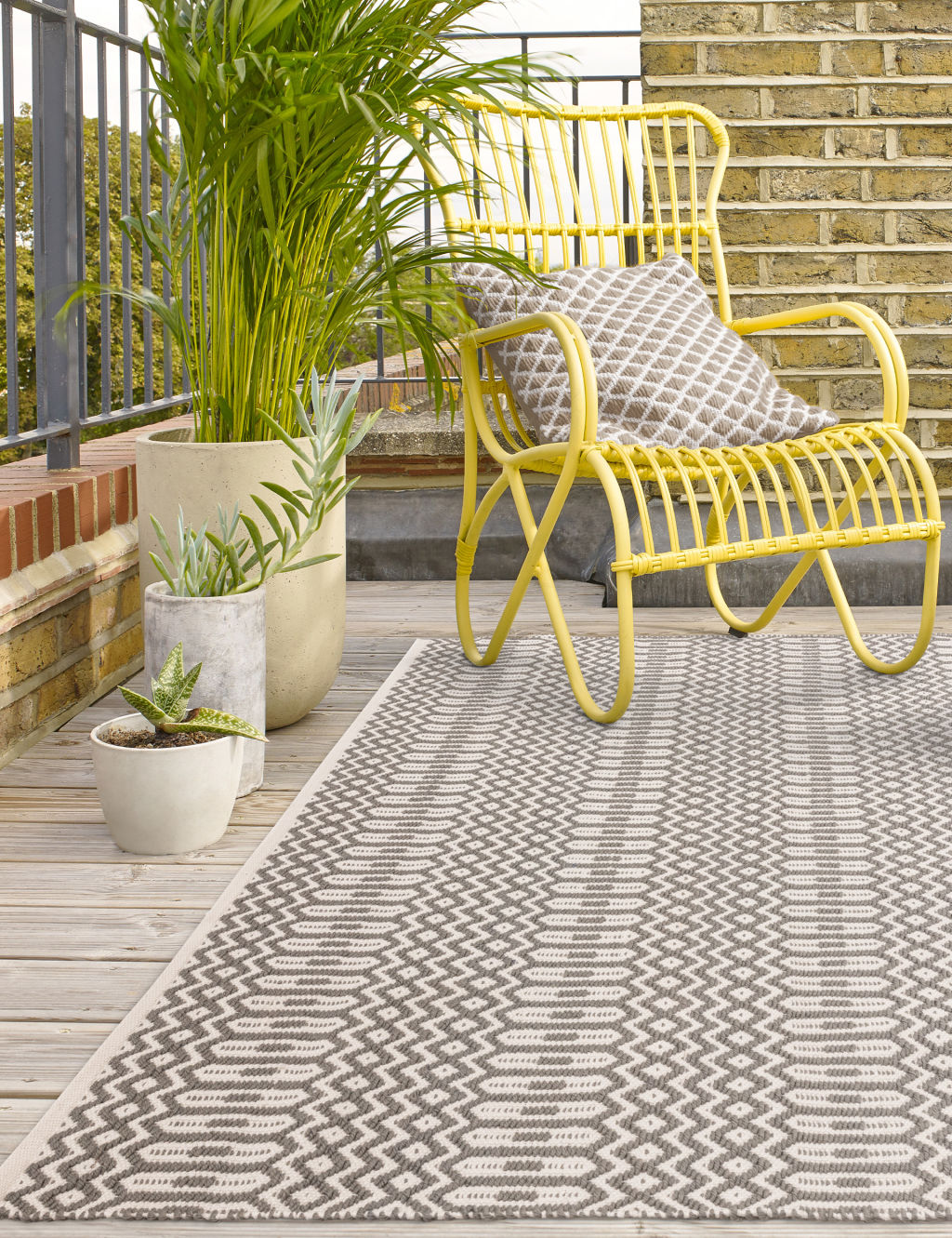 Halsey Geometric Indoor & Outdoor Runner