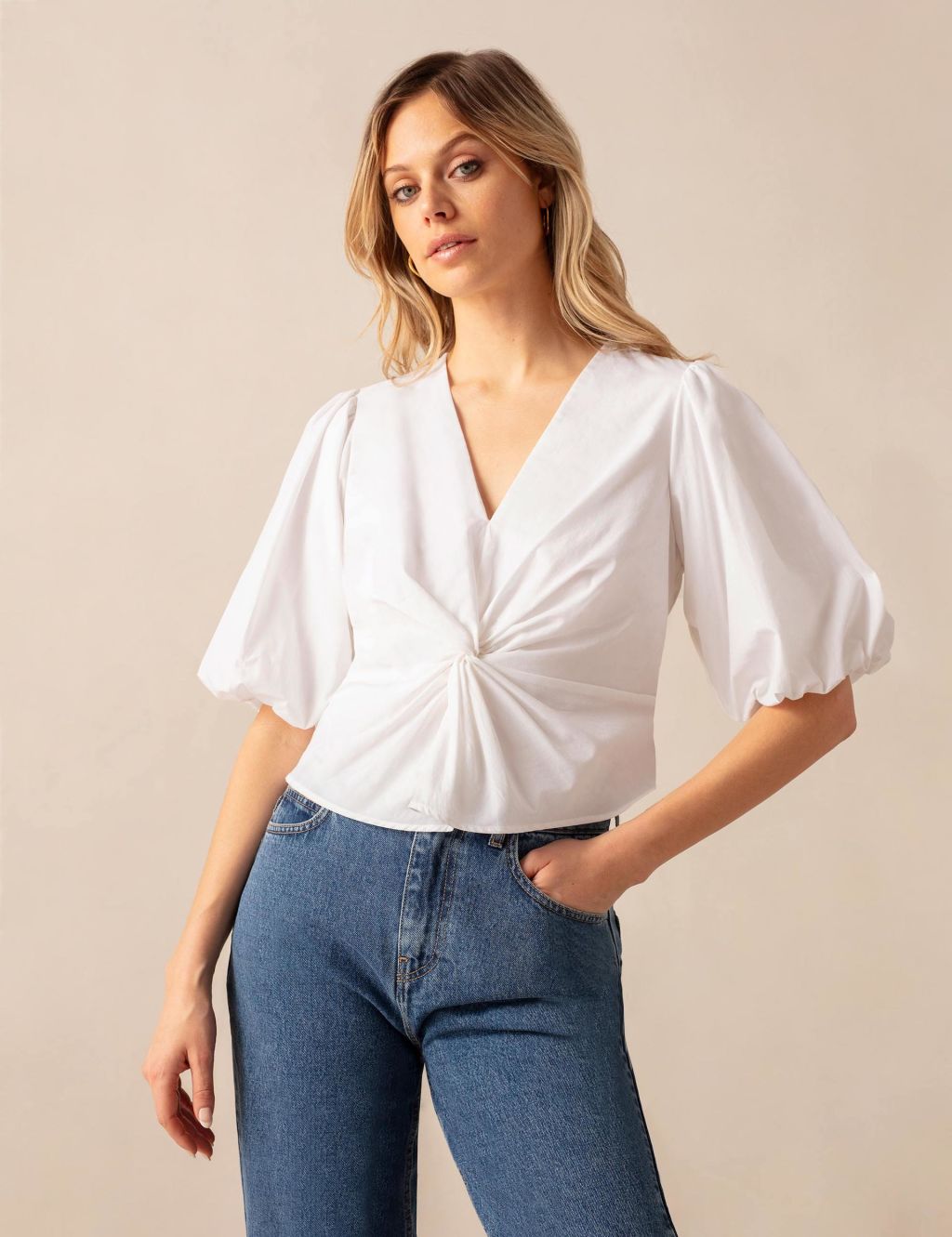 MUN-MNS6023 WHITE ROSETTE BLOUSE main image 1