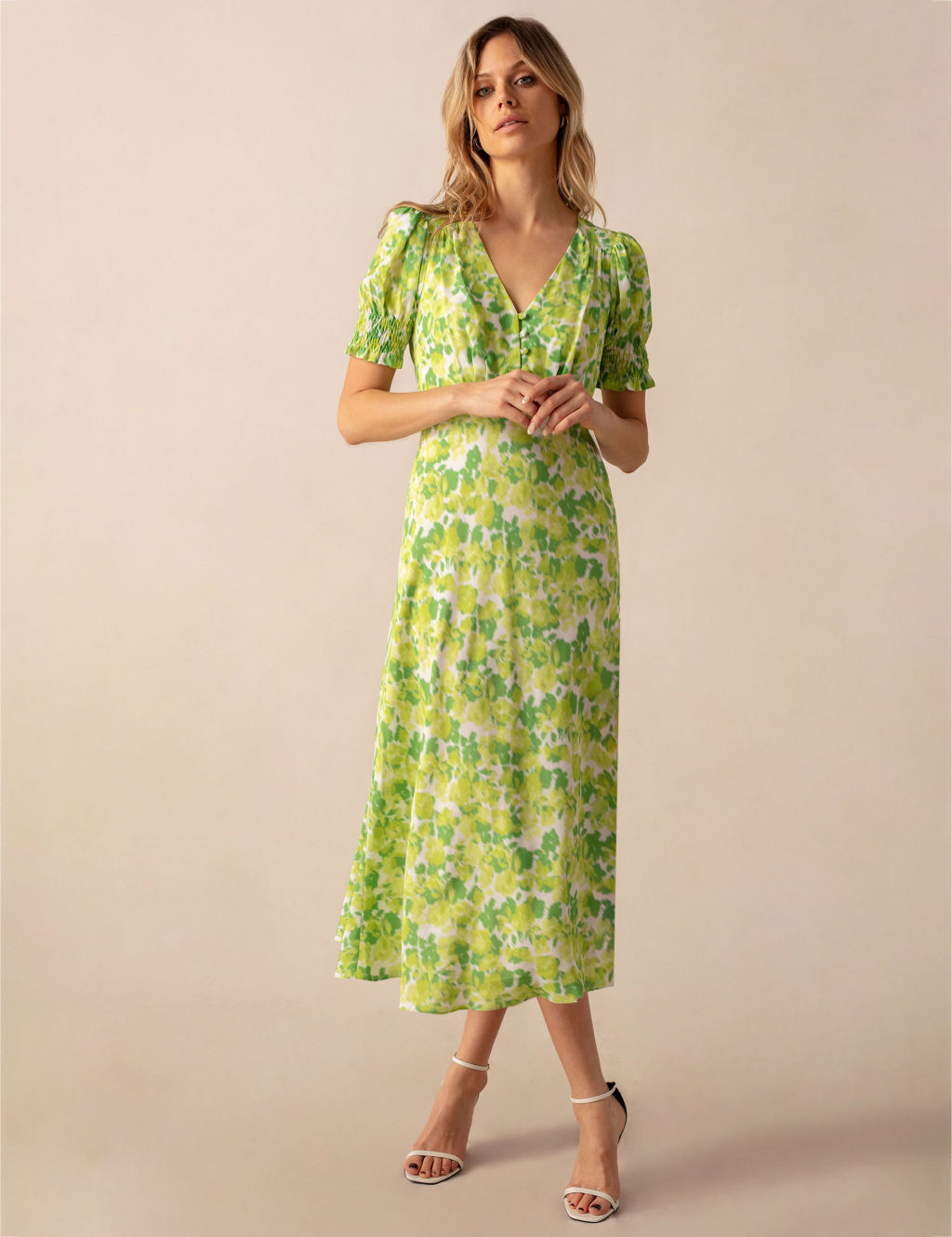 Floral V-Neck Midi Shirred Tea Dress | RO&ZO | M&S