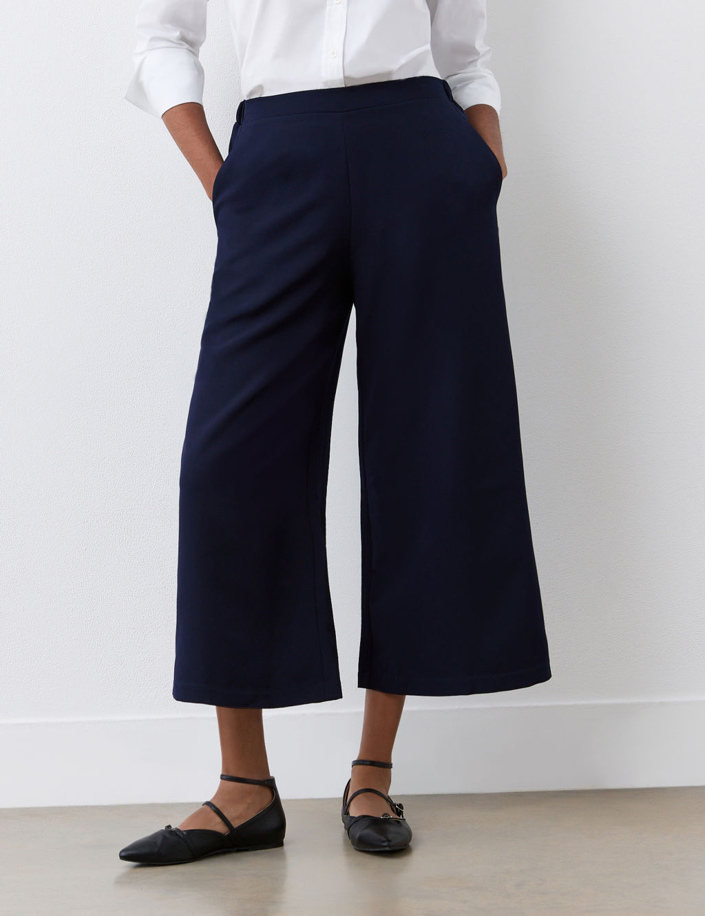 Wide Leg Cropped Trousers