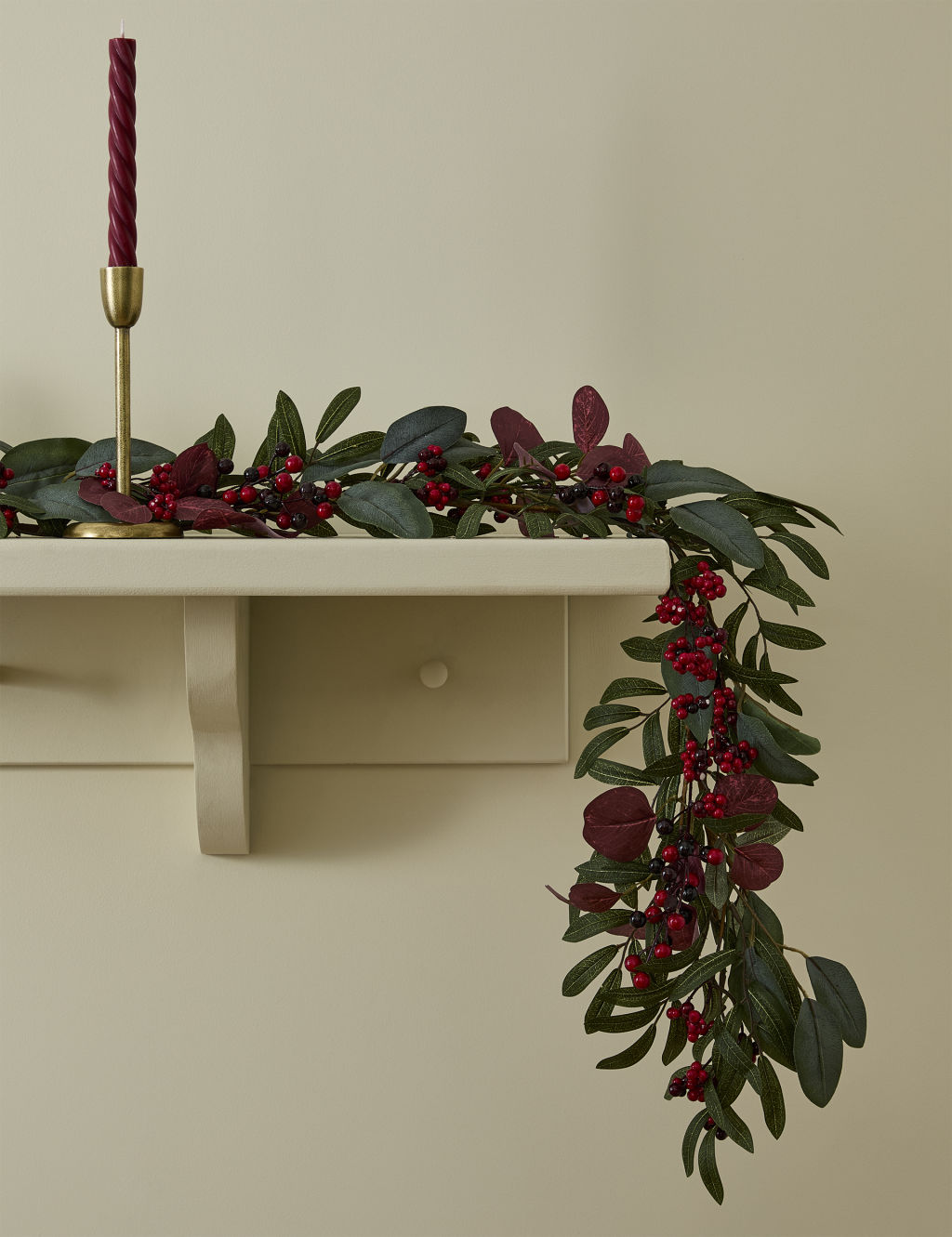 6ft Red Berry Garland