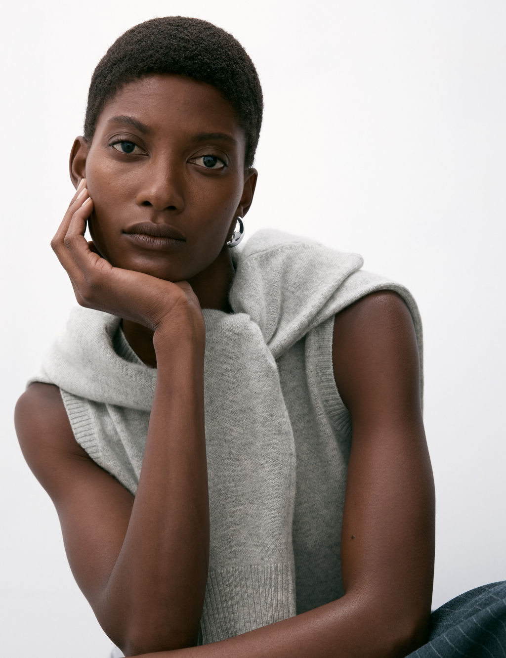 Pure Cashmere Tipped Detail Knitted Vest